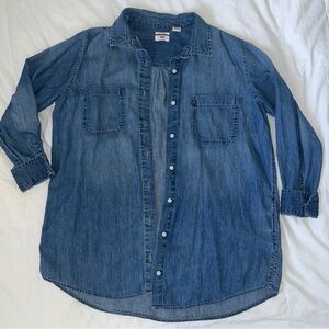 Levi's Women's Boyfriend Fit Long-Sleeve Denim Button Down Shirt